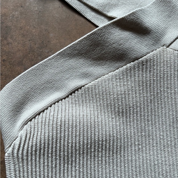 Babaton Sculpt Knit Criss Cross Ribbed Cropped Top Small - Picture 6 of 11